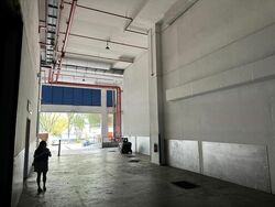 Moreton Logistics Centre (D5), Warehouse #485018041